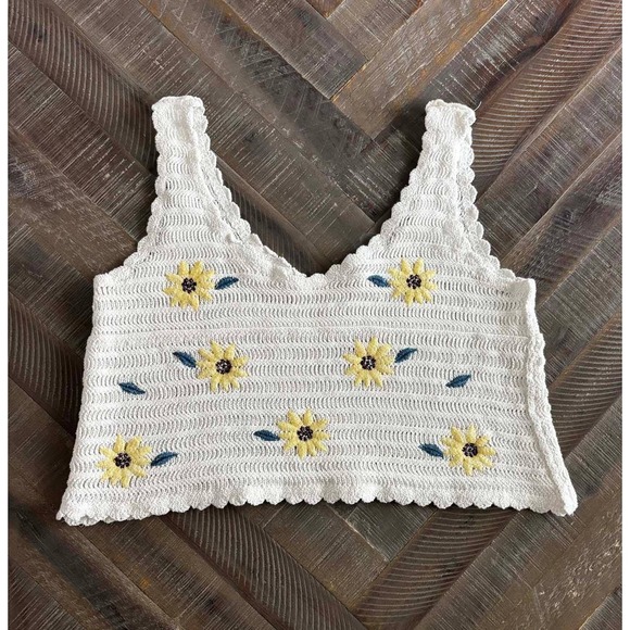 Tops - White Crochet Knit Sunflower Cropped Sleeveless Tank Top Women's bohemian hippie